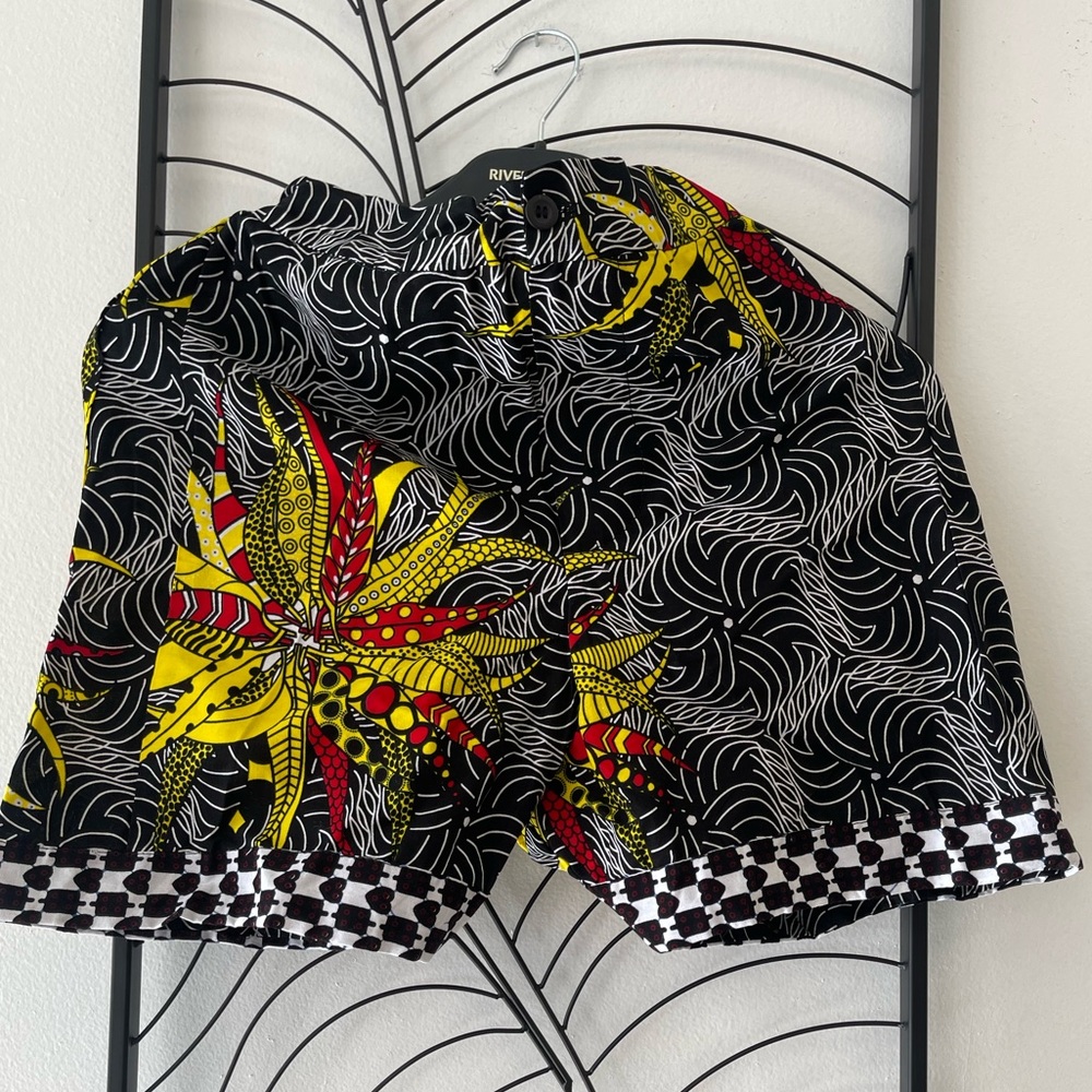 Shorts - Picture 3 of 8